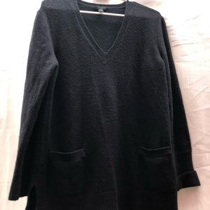 J crew wool sweater with two front pockets